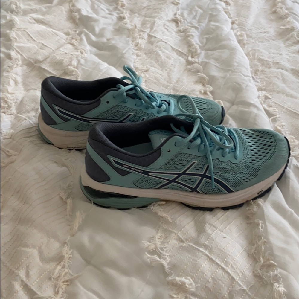 ASICS tennis shoes